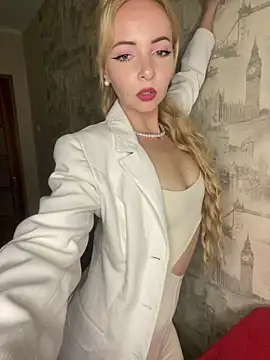 Snapshot of Kristina03 chatting on 03-12-26, 09:32 Kristina03 online show from 03-12-26, 09:32