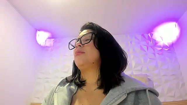 PauletteJ online show from 04-28-26, 11:48