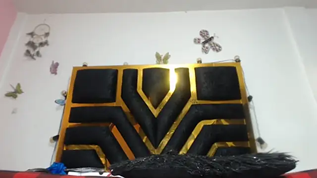 Helennahot online show from 10-28-25, 01:14