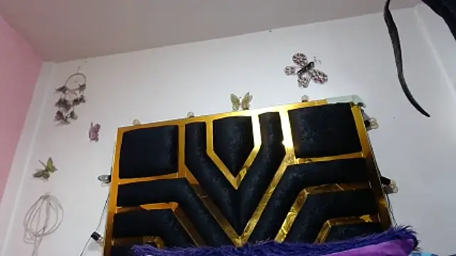 Helennahot online show from 04-22-26, 03:46