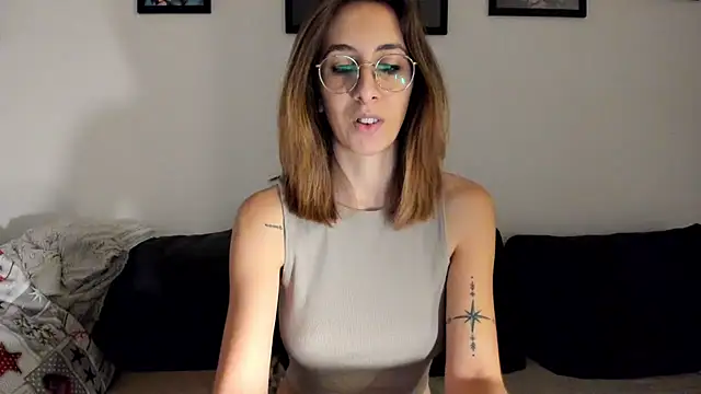 Snapshot of DesireMore90 chatting on 01-21-25, 06:55 DesireMore90 online show from 01-21-25, 06:55