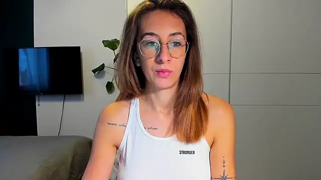 Snapshot of DesireMore90 chatting on 11-15-25, 09:39 DesireMore90 online show from 11-15-25, 09:39