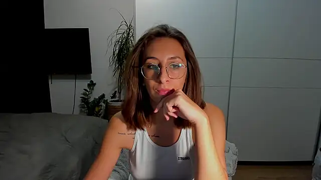 Snapshot of DesireMore90 chatting on 01-14-26, 03:39 DesireMore90 online show from 01-14-26, 03:39