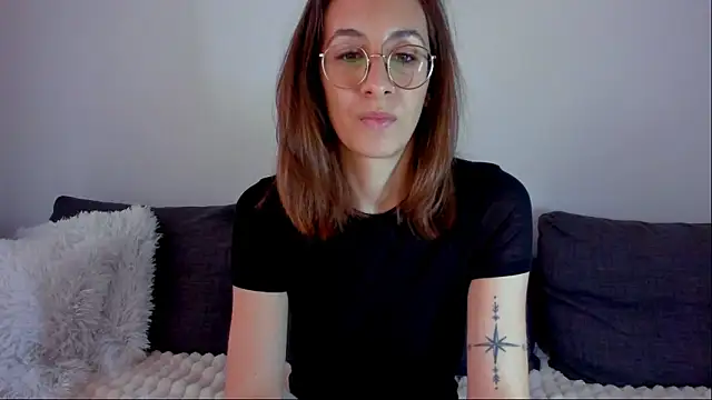 Snapshot of DesireMore90 chatting on 02-24-26, 08:34 DesireMore90 online show from 02-24-26, 08:34