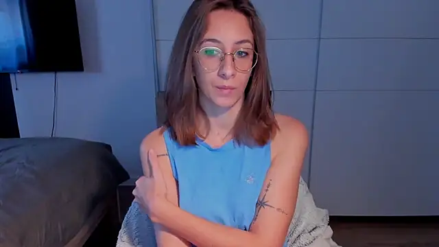 Snapshot of DesireMore90 chatting on 02-26-26, 09:41 DesireMore90 online show from 02-26-26, 09:41