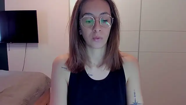 Snapshot of DesireMore90 chatting on 03-11-26, 01:17 DesireMore90 online show from 03-11-26, 01:17