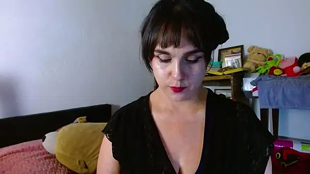collette beaufoy  online show from 06-12-26, 06:23