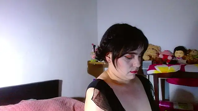 collette beaufoy  online show from 06-25-26, 04:12