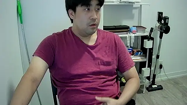 Snapshot of Koreanboy171 chatting on 07-07-26, 11:31 Koreanboy171 online show from 07-07-26, 11:31