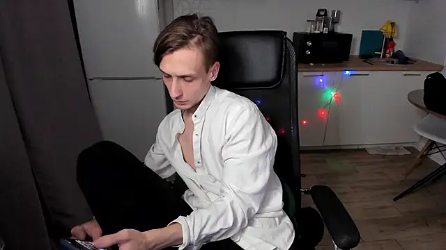 Snapshot of Rick_Reed chatting on 01-16-26, 01:20 Rick Reed online show from 01-16-26, 01:20