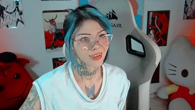 Snapshot of Deadly_Doll chatting on 12-05-25, 06:59 Deadly Doll online show from 12-05-25, 06:59
