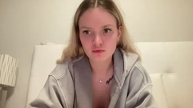 Snapshot of mariemelissah chatting on 02-01-25, 04:33 mariemelissah online show from 02-01-25, 04:33
