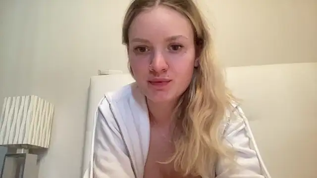 Snapshot of mariemelissah chatting on 02-13-25, 04:07 mariemelissah online show from 02-13-25, 04:07