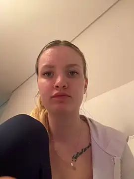 Snapshot of mariemelissah chatting on 02-26-25, 02:03 mariemelissah online show from 02-26-25, 02:03