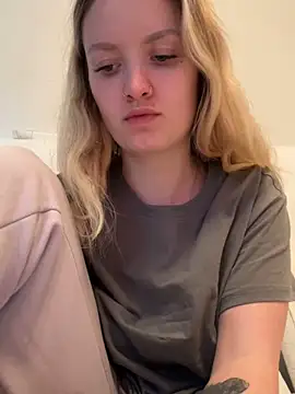 Snapshot of mariemelissah chatting on 03-15-25, 12:24 mariemelissah online show from 03-15-25, 12:24