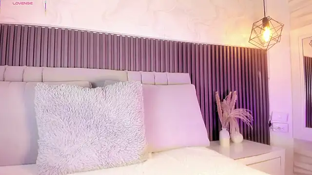 SHANONCLARK online show from 11-25-25, 07:14