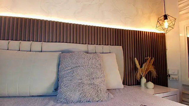 SHANONCLARK online show from 01-06-26, 07:17