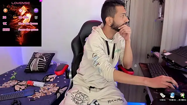 Aron Baylor online show from 10-23-25, 07:07