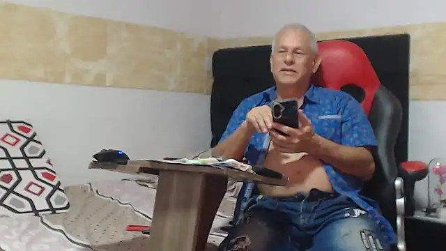 Snapshot of VALENTINO1983_ chatting on 10-10-25, 01:48 VALENTINO1983 online show from 10-10-25, 01:48