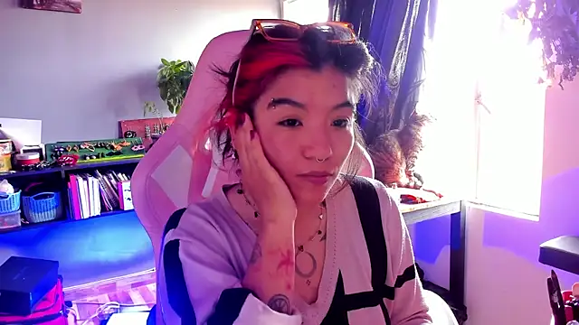 Snapshot of annie_walker6 chatting on 12-18-25, 06:58 annie walker6 online show from 12-18-25, 06:58