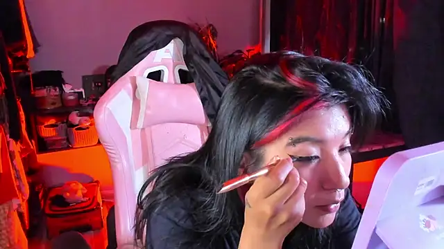 Snapshot of annie_walker6 chatting on 01-08-26, 11:18 annie walker6 online show from 01-08-26, 11:18