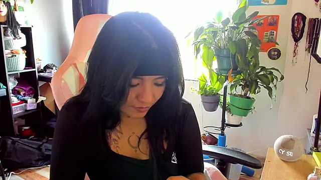 Snapshot of annie_walker6 chatting on 02-18-26, 07:54 annie walker6 online show from 02-18-26, 07:54