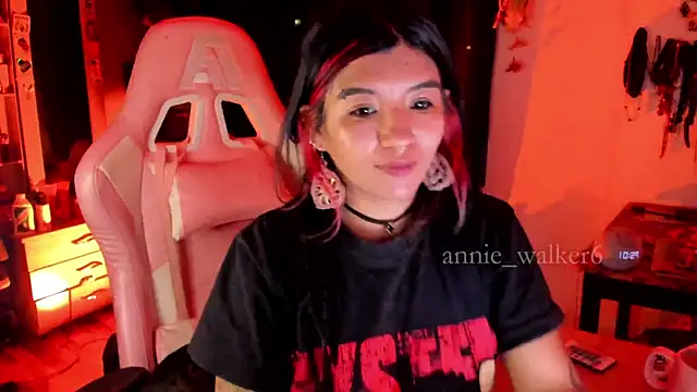 Snapshot of annie_walker6 chatting on 07-01-26, 03:30 annie walker6 online show from 07-01-26, 03:30