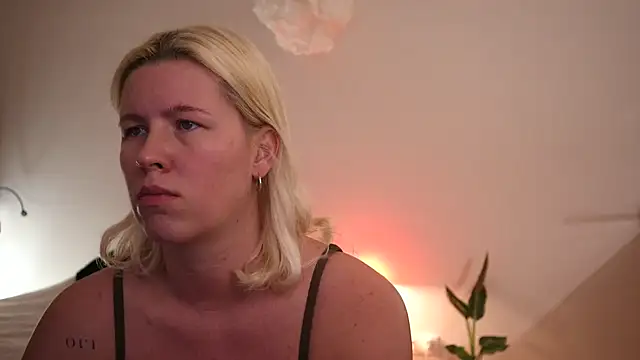 Snapshot of moonamii chatting on 12-09-24, 06:14 moonamii online show from 12-09-24, 06:14