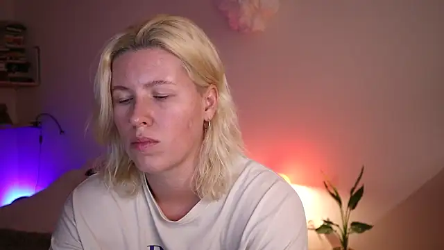 Snapshot of moonamii chatting on 01-16-25, 05:44 moonamii online show from 01-16-25, 05:44