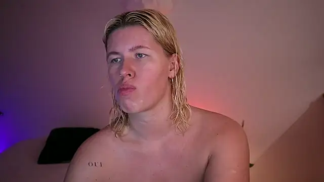 Snapshot of moonamii chatting on 01-26-25, 04:09 moonamii online show from 01-26-25, 04:09