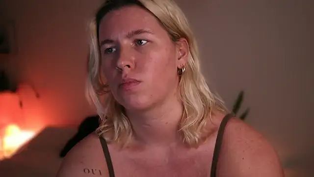 Snapshot of moonamii chatting on 02-21-25, 10:48 moonamii online show from 02-21-25, 10:48