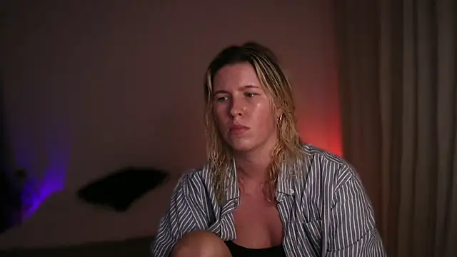 Snapshot of moonamii chatting on 09-09-25, 06:29 moonamii online show from 09-09-25, 06:29