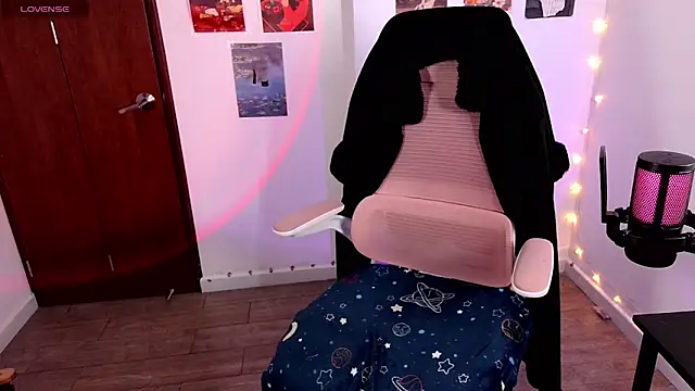 Ellie Jhonson   online show from 05-05-26, 03:25