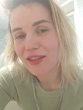 Snapshot of Linda_Gregory chatting on 02-21-25, 01:22 Linda Gregory online show from 02-21-25, 01:22