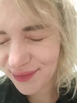 Snapshot of Linda_Gregory chatting on 03-22-25, 01:11 Linda Gregory online show from 03-22-25, 01:11