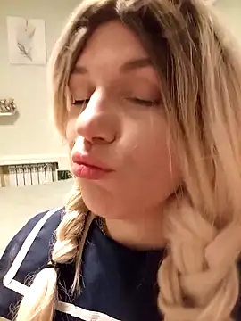 Snapshot of Linda_Gregory chatting on 03-22-26, 01:53 Linda Gregory online show from 03-22-26, 01:53