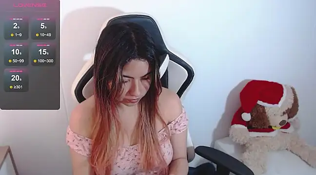 Snapshot of alice_middlee chatting on 12-11-24, 06:20 alice middlee online show from 12-11-24, 06:20