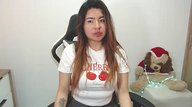 Snapshot of alice_middlee chatting on 01-07-25, 02:08 alice middlee online show from 01-07-25, 02:08