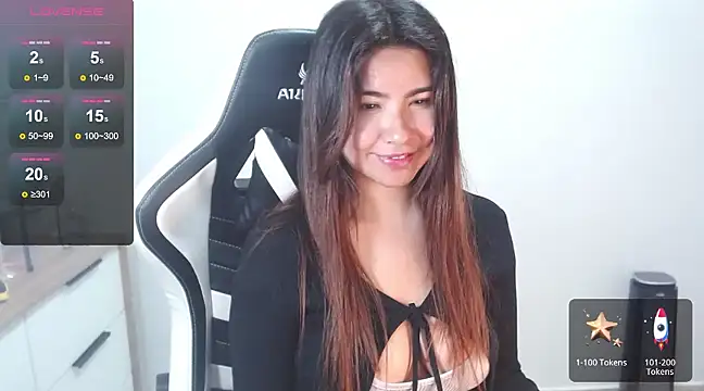 Snapshot of alice_middlee chatting on 02-11-25, 09:14 alice middlee online show from 02-11-25, 09:14