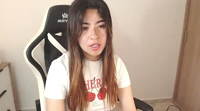 Snapshot of alice_middlee chatting on 03-11-25, 05:46 alice middlee online show from 03-11-25, 05:46