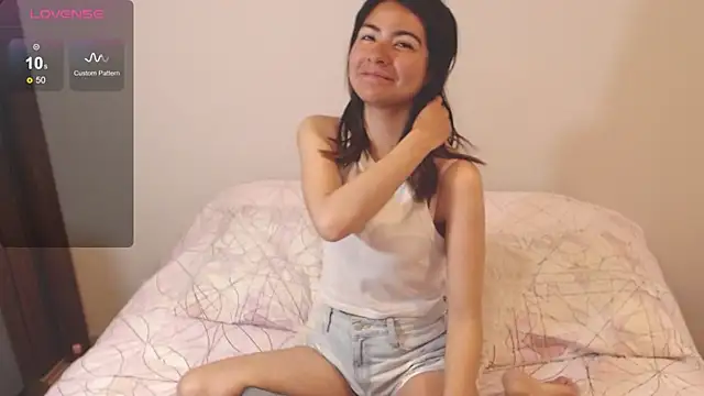 Snapshot of alice_middlee chatting on 09-22-25, 02:52 alice middlee online show from 09-22-25, 02:52