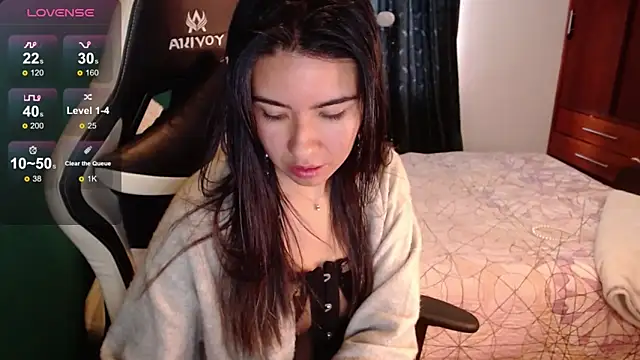 Snapshot of alice_middlee chatting on 06-12-26, 03:11 alice middlee online show from 06-12-26, 03:11
