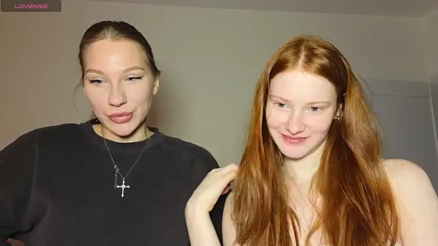 Snapshot of MiaKeler chatting on 02-04-25, 07:55 MiaKeler online show from 02-04-25, 07:55