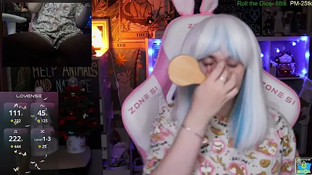 ShiroiFubuki online show from 12-12-24, 05:48