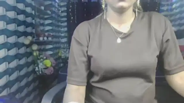 Snapshot of Hotty_Navyaa chatting on 11-17-25, 04:46 Hotty Navyaa online show from 11-17-25, 04:46