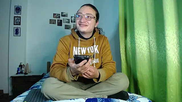 monkeywillwhite online show from 11-14-25, 05:17