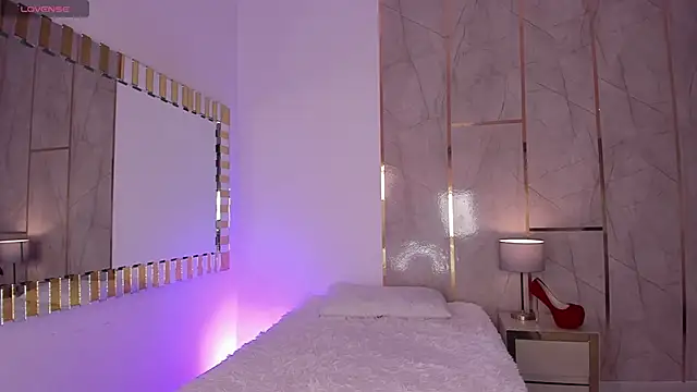 Snapshot of Jiggly__ chatting on 03-07-26, 04:42 Jiggly online show from 03-07-26, 04:42