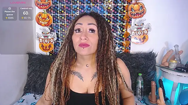Snapshot of luna_sofia69 chatting on 10-25-25, 12:13 luna sofia69 online show from 10-25-25, 12:13
