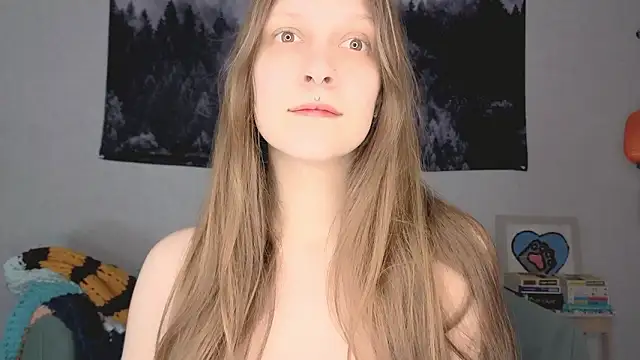 Snapshot of SolarAlice chatting on 03-10-26, 04:56 SolarAlice online show from 03-10-26, 04:56