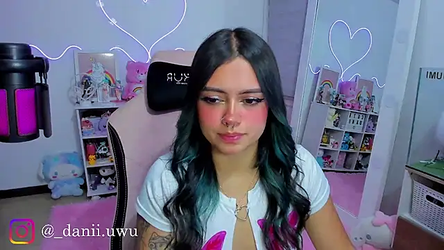 CuteDani  online show from 05-01-26, 07:35